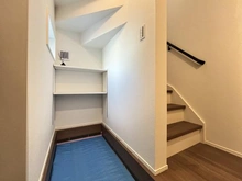 【神奈川県/横浜市神奈川区神之木台】神奈川区神之木台II　新築戸建　全1棟 玄関：シューズインクローゼット