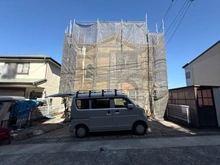 【神奈川県/横浜市戸塚区平戸】戸塚区平戸1丁目　戸建　 外観：写真中央　現在リフォーム中　2025年10月完了予定となります。