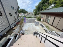 【神奈川県/横浜市戸塚区柏尾町】戸塚区柏尾町　新築戸建　A号棟／全3棟 アプローチ：奥　駐車場