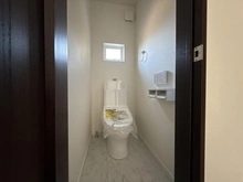 【神奈川県/横浜市戸塚区柏尾町】戸塚区柏尾町　新築戸建　A号棟／全3棟 トイレ：2階