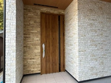 【神奈川県/横浜市戸塚区柏尾町】戸塚区柏尾町　新築戸建　A号棟／全3棟 玄関