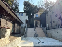 【神奈川県/横浜市戸塚区柏尾町】戸塚区柏尾町　新築戸建　A号棟／全3棟 外観：左奥　A号棟/全3棟