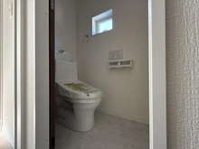 【神奈川県/横浜市戸塚区柏尾町】戸塚区柏尾町　新築戸建　B号棟／全3棟 トイレ：2F