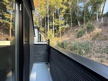 【神奈川県/横浜市戸塚区柏尾町】戸塚区柏尾町　新築戸建　B号棟／全3棟 バルコニー：A号棟側