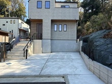 【神奈川県/横浜市戸塚区柏尾町】戸塚区柏尾町　新築戸建　C号棟／全3棟 駐車場