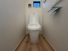 【神奈川県/横浜市港南区日限山】港南区日限山1丁目　新築戸建　3号棟/全3棟 トイレ