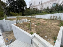 【神奈川県/横浜市戸塚区上矢部町】戸塚区上矢部町　新築戸建　4号棟/全5棟 建築中の外観：写真中央　4号棟/全5棟