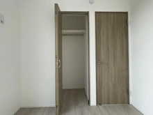 【神奈川県/横浜市港南区上永谷】港南区上永谷3丁目　新築戸建て　B号棟/全2棟 収納：洋室約5.3帖　南側