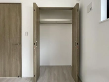 【神奈川県/横浜市港南区上永谷】港南区上永谷3丁目　新築戸建て　B号棟/全2棟 収納：洋室約5.3帖　北側