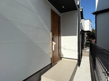 【神奈川県/横浜市戸塚区舞岡町】戸塚区舞岡町　新築戸建　1号棟/全3棟 玄関