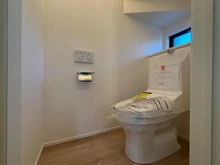 【神奈川県/横浜市戸塚区舞岡町】戸塚区舞岡町　新築戸建　2号棟/全3棟 トイレ