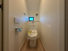 【神奈川県/横浜市戸塚区舞岡町】戸塚区舞岡町　新築戸建　2号棟/全3棟 トイレ