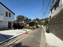 【神奈川県/横浜市戸塚区舞岡町】戸塚区舞岡町　新築戸建　2号棟/全3棟 前面道路
