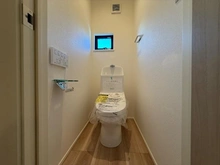 【神奈川県/横浜市戸塚区舞岡町】戸塚区舞岡町　新築戸建　3号棟/全3棟 トイレ：2F