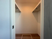 【神奈川県/横浜市戸塚区舞岡町】戸塚区舞岡町　新築戸建　3号棟/全3棟 収納：サービスルーム(納戸)　ウォークインクローゼット