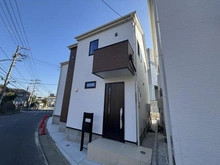 【神奈川県/横浜市戸塚区上矢部町】戸塚区上矢部町4期　新築戸建て　1号棟/全3棟 外観：写真中央　1号棟/全3棟