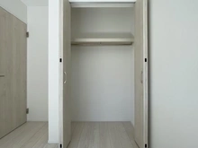 【神奈川県/横浜市戸塚区上矢部町】戸塚区上矢部町4期　新築戸建　2号棟/全3棟 収納：洋室約5.1帖