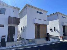 【神奈川県/横浜市戸塚区上矢部町】戸塚区上矢部町4期　新築戸建　2号棟/全3棟 外観：写真中央　2号棟/全3棟