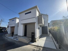 【神奈川県/横浜市戸塚区上矢部町】戸塚区上矢部町4期　新築戸建て　3号棟/全3棟 外観：写真中央　3号棟/全3棟