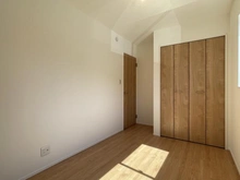 【神奈川県/横浜市戸塚区上矢部町】戸塚区上矢部町4期　新築戸建　3号棟/全3棟 洋室：約5.1帖　洋室約5.3帖隣