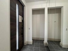 【神奈川県/横浜市戸塚区名瀬町】横浜市戸塚区名瀬町2期　1号棟/全2棟 玄関