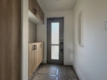 【神奈川県/横浜市戸塚区東俣野町】戸塚区東俣野町　中古戸建て 玄関