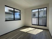 【神奈川県/横浜市戸塚区汲沢】戸塚区汲沢4丁目　新築戸建 洋室：約6.3帖