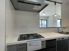 【神奈川県/横浜市戸塚区汲沢】戸塚区汲沢4丁目　新築戸建 三口コンロ