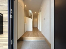 【神奈川県/茅ヶ崎市香川】茅ヶ崎市香川1丁目5期　新築戸建　1号棟/全2棟 玄関