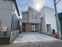 【神奈川県/茅ヶ崎市香川】茅ヶ崎市香川1丁目5期　新築戸建　1号棟/全2棟 外観：写真中央　1号棟(左)/全2棟