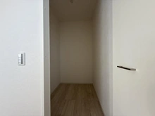 【神奈川県/茅ヶ崎市香川】茅ヶ崎市香川1丁目5期　新築戸建　2号棟/全2棟 LDK：キッチン横　ウォークインクローゼット