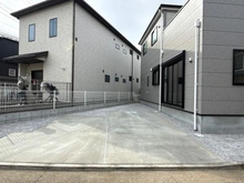 【神奈川県/茅ヶ崎市香川】茅ヶ崎市香川1丁目5期　新築戸建　2号棟/全2棟 駐車場