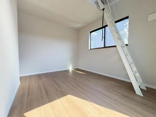 【神奈川県/横浜市南区中里】南区中里2丁目　新築戸建 洋室