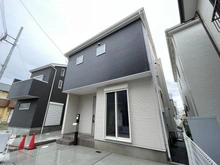 【神奈川県/茅ヶ崎市香川】茅ヶ崎市香川5丁目　新築戸建　2号棟/全10棟 外観：写真中央　2号棟/全10棟