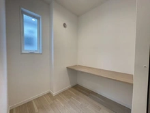 【神奈川県/茅ヶ崎市香川】茅ヶ崎市香川5丁目　新築戸建　3号棟/全10棟 サービスルーム（納戸）：キッチン横