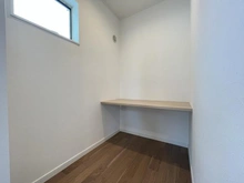 【神奈川県/茅ヶ崎市香川】茅ヶ崎市香川5丁目　新築戸建　8号棟/全10棟 サービスルーム（納戸）：キッチン横