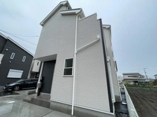 【神奈川県/茅ヶ崎市香川】茅ヶ崎市香川5丁目　新築戸建　8号棟/全10棟 外観：写真中央　8号棟/全10棟