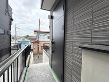 【神奈川県/横浜市戸塚区平戸町】戸塚区平戸町　新築戸建　A号棟/全2棟 玄関