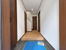 【神奈川県/横浜市戸塚区平戸町】戸塚区平戸町　新築戸建　B号棟/全2棟 玄関