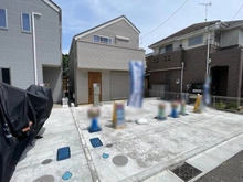 【神奈川県/横浜市泉区和泉中央南】泉区和泉中央南2丁目　新築戸建　1号棟/全5棟 駐車場：写真中央　1号棟(一番右)/全5棟