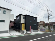 【神奈川県/横浜市戸塚区平戸】戸塚区平戸2丁目　新築戸建　2号棟/全2棟 外観：写真中央　2号棟/全2棟