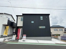 【神奈川県/横浜市戸塚区平戸】戸塚区平戸2丁目　新築戸建　2号棟/全2棟 外観：写真中央　2号棟/全2棟