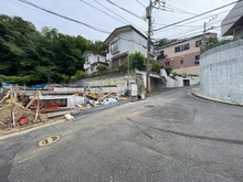 【神奈川県/横浜市戸塚区戸塚町】戸塚区戸塚町　新築戸建　2号棟/全3棟 前面道路