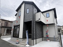 【神奈川県/茅ヶ崎市松が丘】茅ヶ崎市松が丘2丁目　新築戸建　2号棟/全2棟 外観：全2棟
写真中央