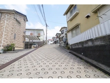 【神奈川県/横浜市港南区日野】港南区日野2丁目　新築戸建　全1棟 前面道路