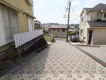 【神奈川県/横浜市港南区日野】港南区日野2丁目 新築戸建 全1棟 前面道路