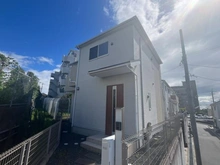 【大阪府/箕面市牧落】箕面市牧落5丁目　リフォーム済み住宅 外観：一区画　中央