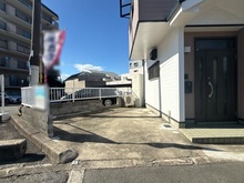 【大阪府/吹田市山田東】大阪府吹田市山田東1丁目　中古戸建 駐車場