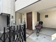 【大阪府/吹田市片山町】吹田市片山町1丁目　中古戸建 アプローチ
