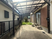 【大阪府/箕面市箕面】箕面市箕面8丁目　中古戸建 駐車場：一区画　右側